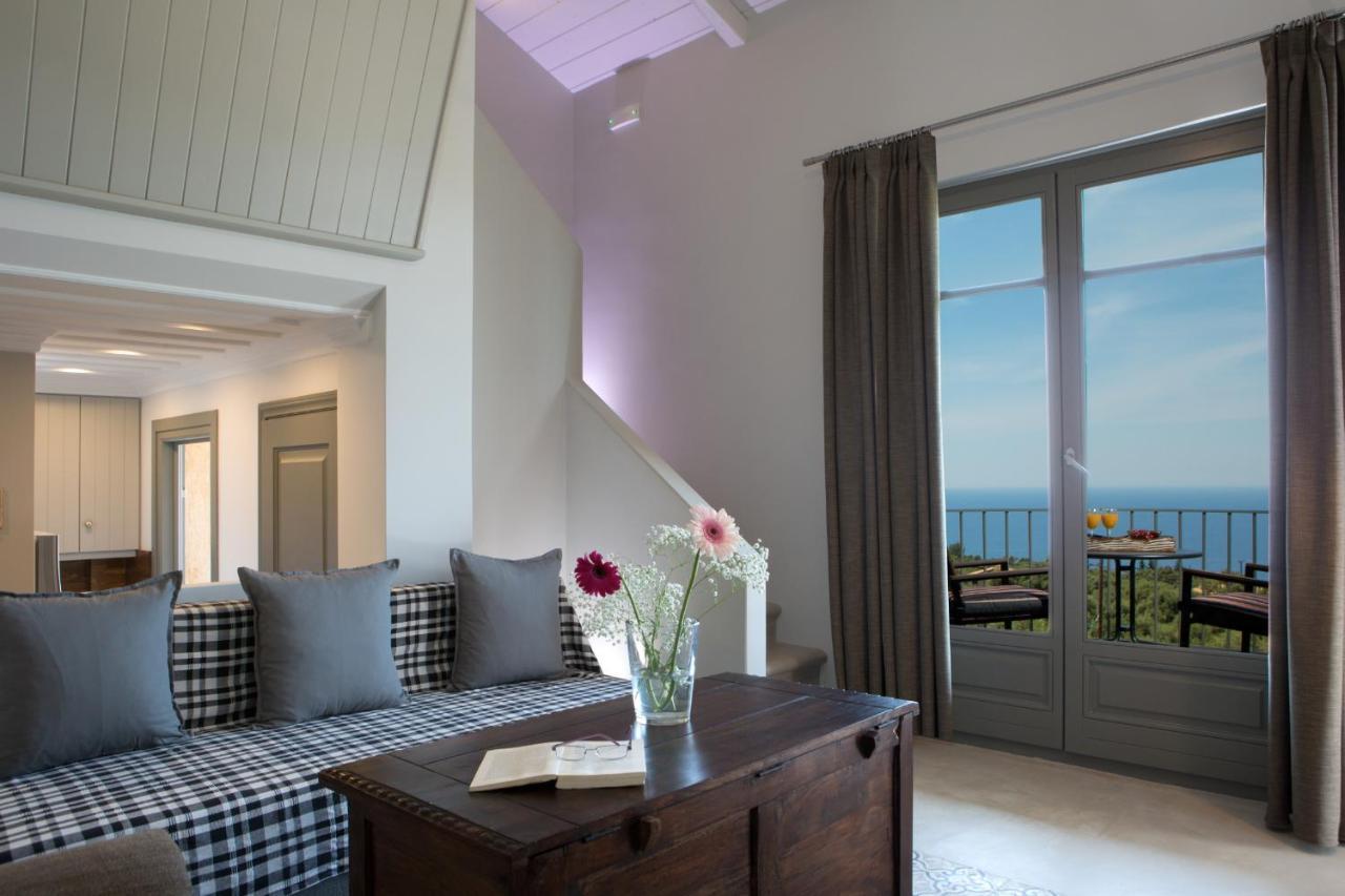 Acquaterra Villas Tsoukaladhes Exterior photo